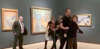 Detienen a activistas por pegarse a “El grito” de Edvard Munch Detienen a activistas por pegarse a "El grito" de Edvard Munch