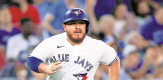 Alex Kirk gana el Bate de Plata como mejor catcher ofensivo Alex Kirk gana el Bate de Plata como mejor catcher ofensivo