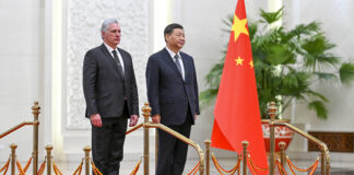 China dona 100 millones de dólares a Cuba China dona 100 millones de dólares a Cuba