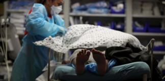 Una enfermera fue acusada de amputar el pie congelado de un paciente grave sin su consentimiento Una enfermera fue acusada de amputar el pie congelado de un paciente grave sin su consentimiento