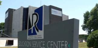 El escándalo del alumno armado “no informado” no para de crecer en el Distrito Escolar de Robbinsdale El escándalo del alumno armado "no informado" no para de crecer en el Distrito Escolar de Robbinsdale