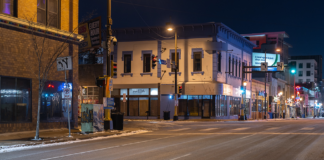 Cierran varios negocios en Uptown, jaqueado por la inseguridad y las causas económicas del Covid-19 Cierran varios negocios en Uptown, jaqueado por la inseguridad y las causas económicas del Covid-19