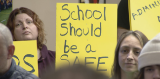 Enojo de los padres en las escuelas de Robbinsdale tras ocultar al alumno que fue armado Enojo de los padres en las escuelas de Robbinsdale tras ocultar al alumno que fue armado