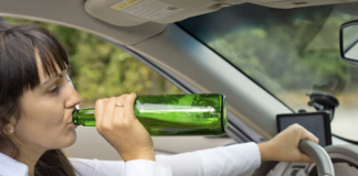 “¿Qué sentido tiene? Sí, estoy borracha”, le dijo a la policía tras ser detenida en su auto… "¿Qué sentido tiene? Sí, estoy borracha", le dijo a la policía tras ser detenida en su auto...