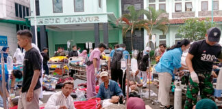 Aumenta a 162 cifra de muertos por sismo en Indonesia Aumenta a 162 cifra de muertos por sismo en Indonesia