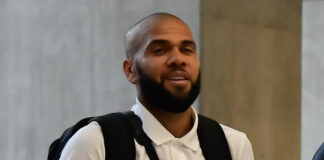 Dani Alves llega a México para su segunda temporada con Pumas Dani Alves llega a México para su segunda temporada con Pumas