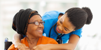 Hay casi 1,000 pedidos de licencias de asistentes de cuidado personal, pero aún no se habilitan Hay casi 1,000 pedidos de licencias de asistentes de cuidado personal, pero aún no se habilitan