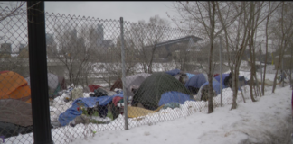Cierran campamento de personas sin hogar en Minneapolis donde asesinaron a un hombre el jueves Cierran campamento de personas sin hogar en Minneapolis donde asesinaron a un hombre el jueves