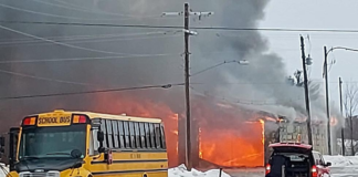 Incendio arrasó el garaje de autobuses escolares del condado de Isanti Incendio arrasó el garaje de autobuses escolares del condado de Isanti