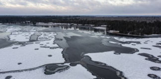 Los 10,000 lagos de Minnesota luchan por mantenerse congelados Los 10,000 lagos de Minnesota luchan por mantenerse congelados