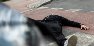 Conductor fue arrestado en Bloomington después de supuestamente atropellar a dos menores Conductor fue arrestado en Bloomington después de supuestamente atropellar a dos menores