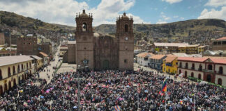 Toque de queda en Puno, epicentro de protestas en Perú Perú decreta toque de queda en Puno, epicentro de protestas