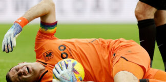 Horrible partido del Dibu Martínez en la victoria del Arsenal Horrible partido del Dibu Martínez en la victoria del Arsenal