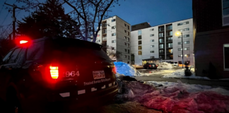 Oficial de St. Paul disparó y mató a un hombre que amenazaba a otros con un cuchillo Oficial de St. Paul disparó y mató a un hombre que amenazaba a otros con un cuchillo