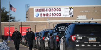 Trabajadores de salud mental contienen la sociedad de St. Paul, golpeada tras un violento fin de semana Trabajadores de salud mental contienen la sociedad de St. Paul, golpeada tras un violento fin de semana