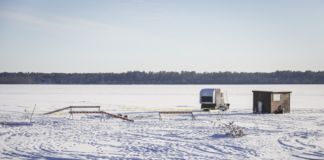 Hombre de 44 años, hallado muerto dentro de un refugio de pesca en el lago Bemidji Un hombre de 44 años fue encontrado muerto dentro de un refugio de pesca en el lago Bemidji