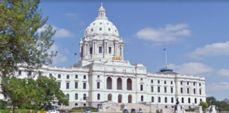 Avanza el tratamiento de nuevas leyes en la Cámara de Minnesota: armas, salud y licencia familiar Avanza el tratamiento de nuevas leyes en la Cámara de Minnesota: armas, salud y licencia familiar