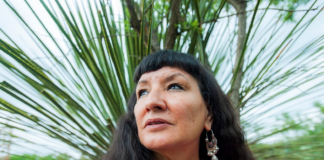 Sandra Cisneros, reconocida autora, se unirá a Esperanza United para el evento “¡Adelante!” Sandra Cisneros, reconocida autora, se unirá a Esperanza United para el evento "¡Adelante!"