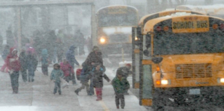Los distritos escolares de Minnesota monitorean el sistema masivo de nieve antes de tomar decisiones Los distritos escolares de Minnesota monitorean el sistema masivo de nieve antes de tomar decisiones