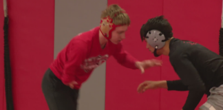 Nació sin el brazo derecho, pero es uno de los mejores luchadores de Willmar High School Nació sin el brazo derecho, pero es uno de los mejores luchadores de Willmar High School