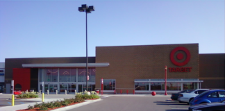 Amenaza de bomba provocó la evacuación del Target en el centro comercial Quarry Amenaza de bomba provocó la evacuación del Target en el centro comercial Quarry