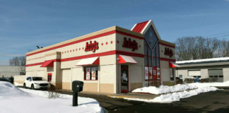 Automovilista “extremadamente borracho” se quedó dormido mientras ordenaba en un Arby’s Automovilista "extremadamente borracho" se quedó dormido mientras ordenaba en un Arby's