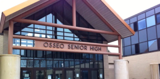 Las escuelas de Osseo reenfocan su estudio para mostrar los orígenes de EE.UU. Las escuelas de Osseo reenfocan su estudio para mostrar los orígenes de EE.UU.