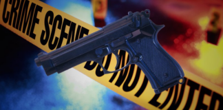 Lo acribillan a balazos entre dos vehículos y ya herido choca en un semáforo rojo: lo hallan muerto Lo acribillan a balazos entre dos vehículos y ya herido choca en un semáforo rojo: lo hallan muerto