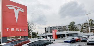 Tesla llama a revisión a más de 362 mil vehículos Tesla llama a revisión a más de 362 mil vehículos