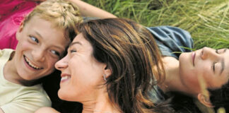 “Close” rescata en filme la ternura adolescente “Close” rescata en filme la ternura adolescente