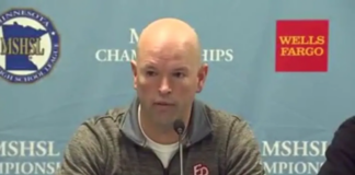 Insultos raciales de un entrenador de básquetbol hizo que varios jugadores abandonen el equipo Insultos raciales de un entrenador de básquetbol hizo que varios jugadores abandonen el equipo