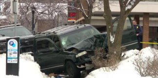 Una persecución terminó en un accidente en el vecindario Marcy-Holmes: múltiples heridos Una persecución terminó en un accidente en el vecindario Marcy-Holmes: múltiples heridos