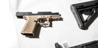 La policía en Brooklyn Center encuentra en un hotel tres “armas fantasma” La policía en Brooklyn Center encuentra en un hotel tres "armas fantasma"