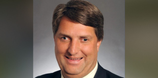 Un senador de Minnesota está en el hospital después de un accidente de motonieve Un senador de Minnesota está en el hospital después de un accidente de motonieve