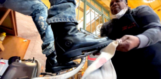 La tradición de una familia de lustrabotas que resiste al paso del tiempo en Twin Cities La tradición de una familia de lustrabotas que resiste al paso del tiempo en Twin Cities