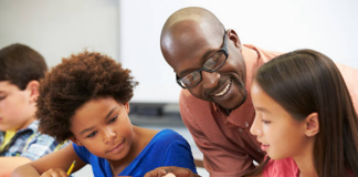 ¿Por qué los maestros varones de color apenas llegan al 1% en las escuelas de Minnesota? ¿Por qué los maestros varones de color apenas llegan al 1% en las escuelas de Minnesota?