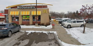 Tiroteo entre dos autos en el estacionamiento de un McDonald’s en Bloomington Tiroteo entre dos autos en el estacionamiento de un McDonald's en Bloomington