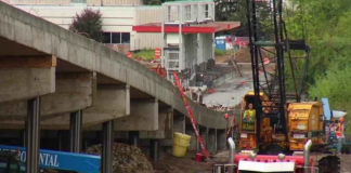 Alerta: grietas en las casas cercanas al proyecto de Southwest Light Rail detienen obra Alerta: grietas en las casas cercanas al proyecto de Southwest Light Rail