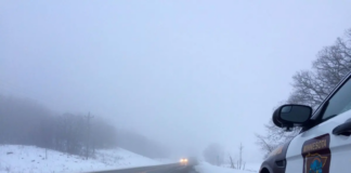 La niebla reduce la visibilidad en Twin Cities y lo que era lluvia ahora es nieve… La niebla reduce la visibilidad en Twin Cities y lo que era lluvia ahora es nieve...