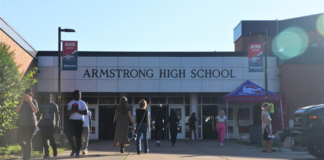 Robbinsdale: alertan a familias por personas armadas fuera de las escuelas Robbinsdale: alertan a familias por personas armadas fuera de las escuelas