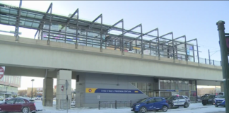 Dos hombres han sido acusados tras asaltar y golpear a una mujer transgénero: quedó gravemente herida Dos hombres han sido acusados tras asaltar y golpear a una mujer transgénero: quedó gravemente herida