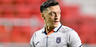 “Ha llegado el momento”: Mesut Özil anuncia su retiro “Ha llegado el momento”: Mesut Özil anuncia su retiro