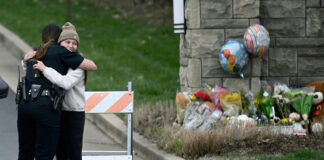 Atacante de Nashville tenía siete armas y sus padres no lo sabían Atacante de Nashville tenía siete armas y sus padres no lo sabían