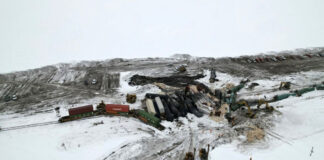 Tren descarrilado en Dakota del Norte derramó materiales peligrosos Un tren descarrilado en Dakota del Norte derramó materiales peligrosos