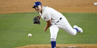 Julio Urías y los Dodgers consiguen su primera victoria de la temporada Julio Urías y los Dodgers consigue su primera victoria de la temporada