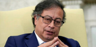 Presidente colombiano pide la renuncia de todo su gabinete Presidente colombiano pide la renuncia de todo su gabinete