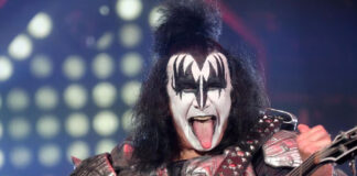 Kiss pausa su concierto por un malestar de Gene Simmons Kiss pausa su concierto por un malestar de Gene Simmons