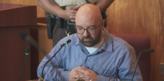 Nicholas Firkus, culpable del asesinato de su esposa 13 años después, fue sentenciado a cadena perpetua Nicholas Firkus, culpable del asesinato de su esposa 13 años después, fue sentenciado a cadena perpetua