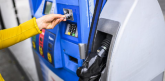 El precio promedio de un galón de gasolina sin plomo en Minnesota es de $ 3.59 El precio promedio de un galón de gasolina sin plomo en Minnesota es de $ 3.59