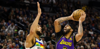 Lakers derrota 123 a 111 a los Timberwolves y se complica la carrera por entrar a los playoffs Lakers derrota 123 a 111 a los Timberwolves y se complica la carrera por entrar a los playoffs